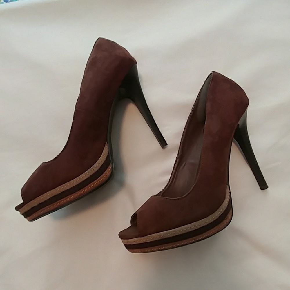 2 Lips Too Pumps